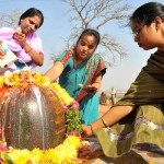WORSHIP OF SHIVA (HIS SYMBOL THE LINGAM OR PENIS) IS DONE BY POURING MILK OVER IT, OR PLACING FOOD NEAR HIM.....GIVING MONEY, FLOWERS, MANY OTHER OFFERINGS. PEOPLE OF BOTH GENDERS WORSHIP THE SHIVA LINGAM. HAIL SHIVA LINGAM, HIS NIGHT IS CALLED SHIVATRI.